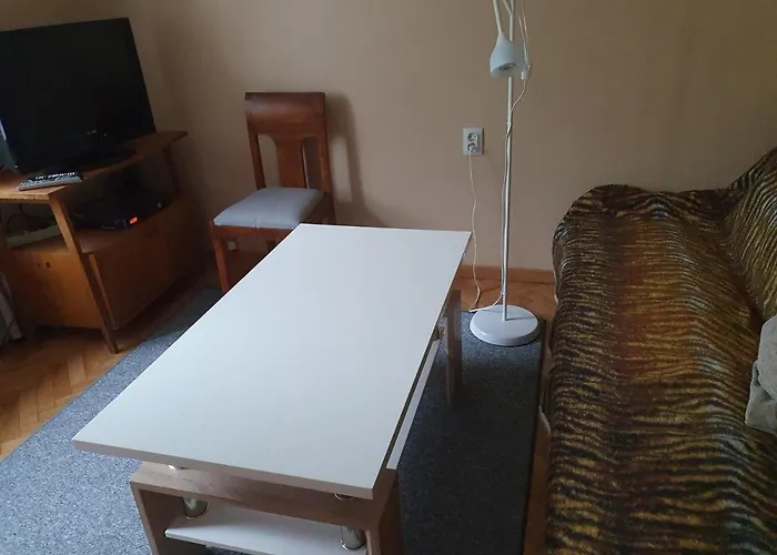 Stary Mokotow Blisko Metra Nie Ma Wynajmu Dlugoterminowego Najdluzszy To 2 Tygodnie